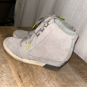 Sorel Boots Womens 7 Gray Dove Quarry Out N About Wedge Waterproof Suede